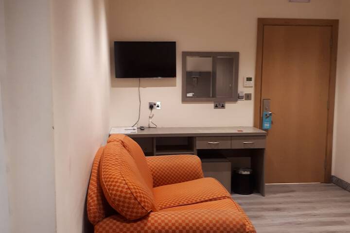 Room 38 of 144
