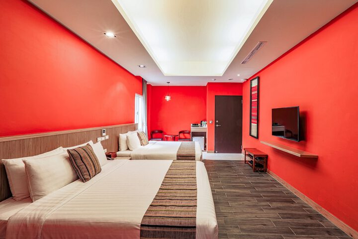 Room 33 of 72