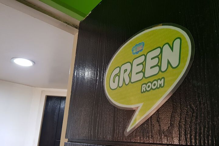 Room 28 of 61