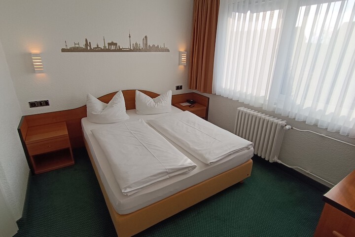 Room 5 of 25