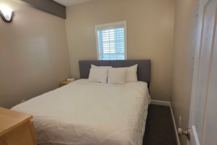 Room 42 of 110