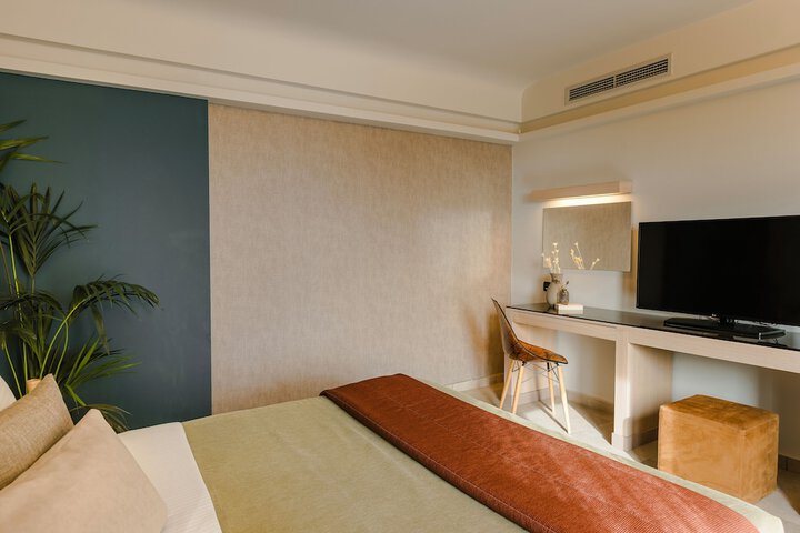 Room 47 of 132