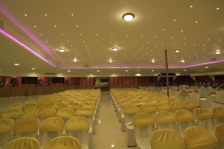 Ballroom/Hall 35 of 43