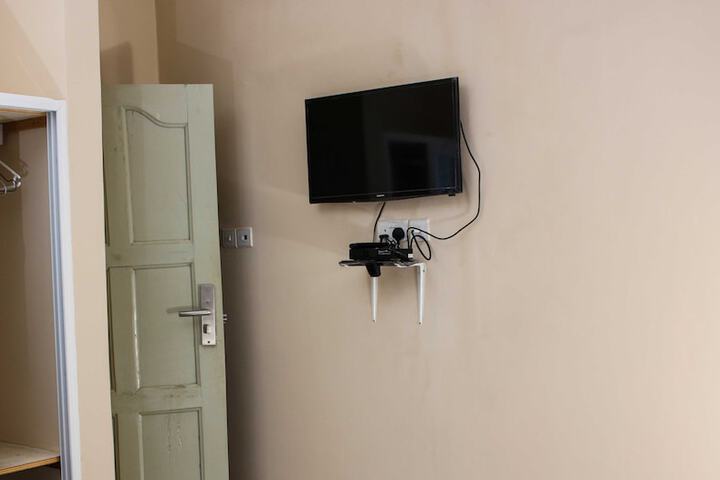 Room 37 of 40