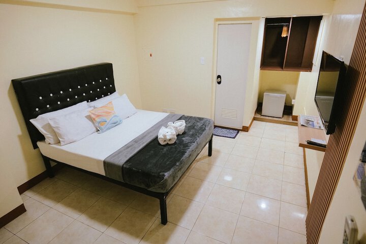 Room 12 of 27