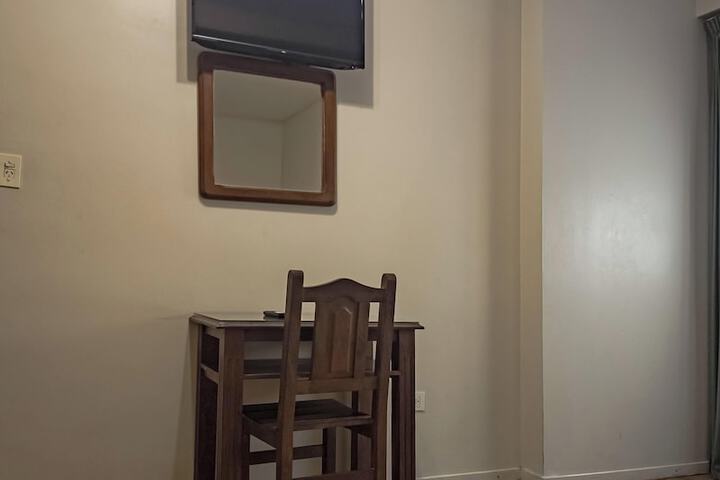 Room 27 of 64