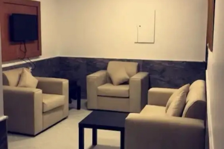 Room 4 of 7