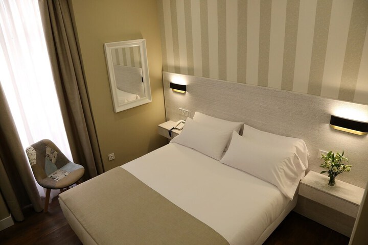 Room 8 of 53