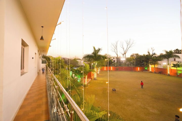 Hotel Exterior 16 of 25