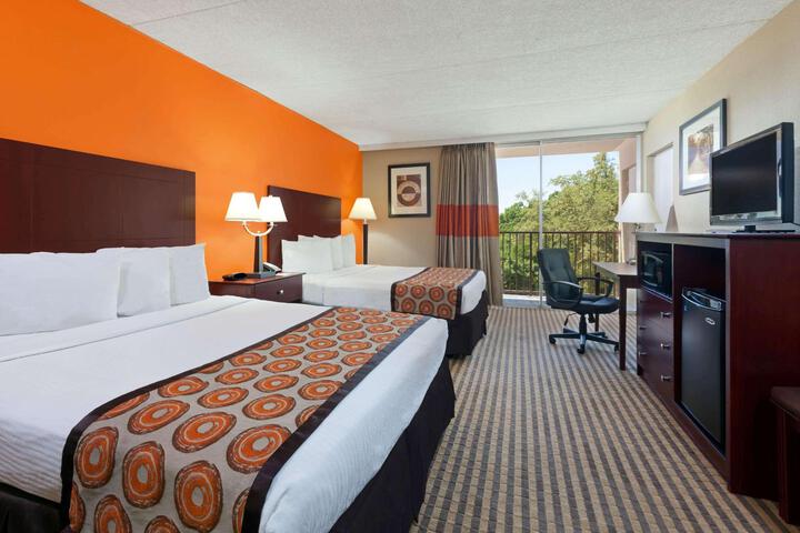 2 Queen Beds Mobility Hearing Accessible Room Roll in Shower (3 of 9)