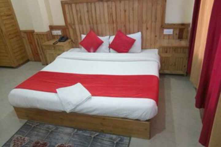 Room 12 of 17