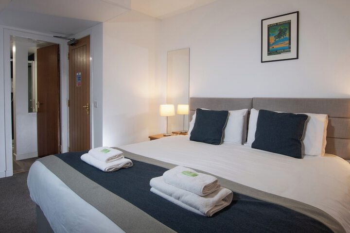 Room 15 of 82