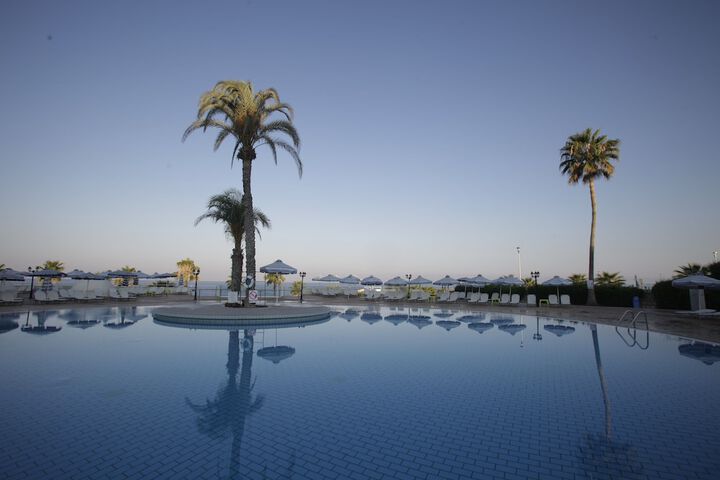 Pool 56 of 120