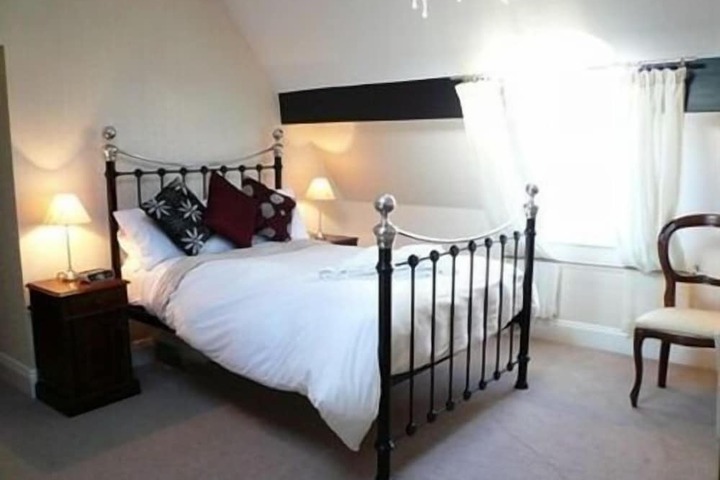 Room 8 of 19