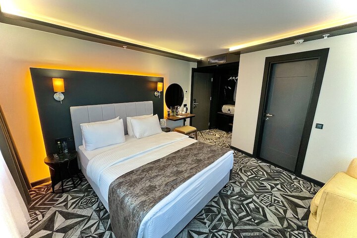 Room 26 of 47