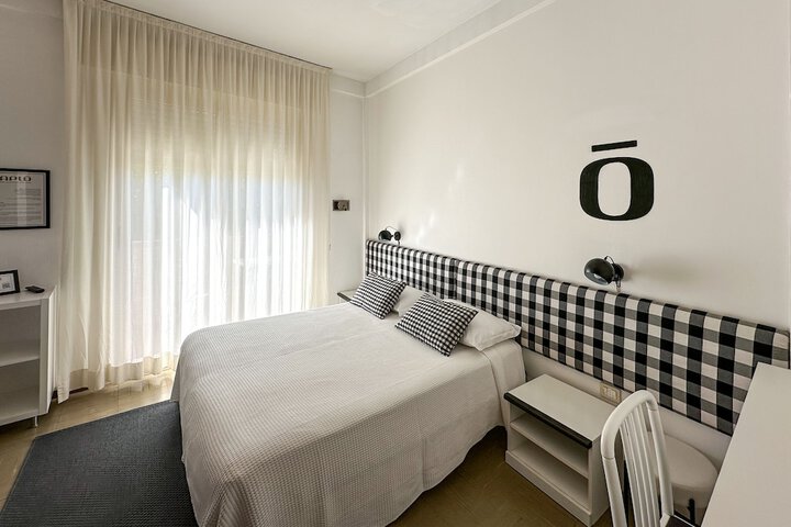 Room 18 of 76