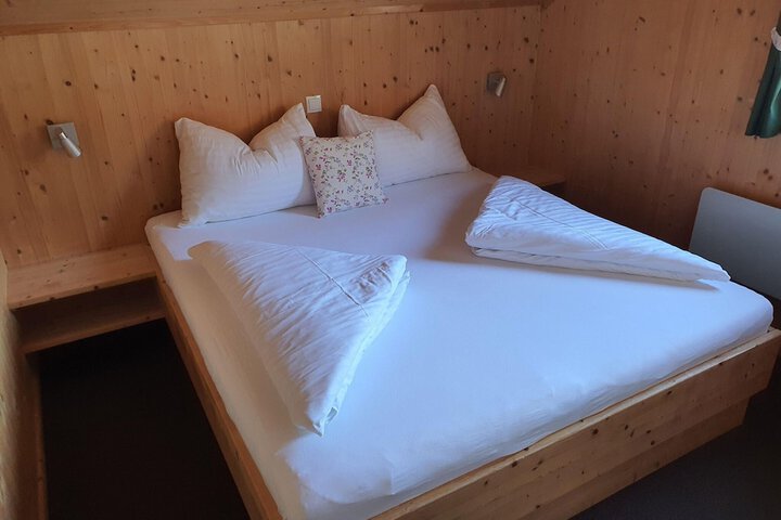 Room 4 of 40