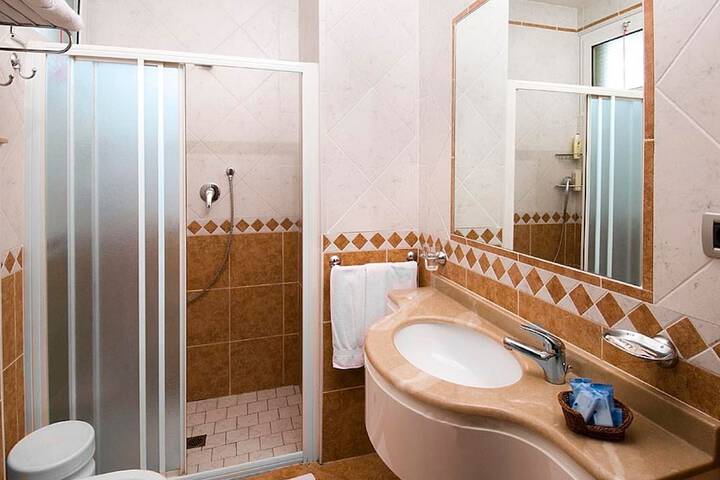 Clean Restrooms
