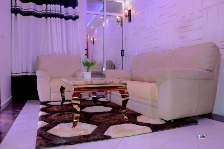 Room 12 of 23