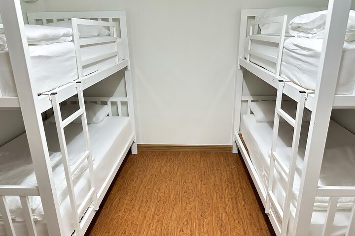 Room 32 of 80