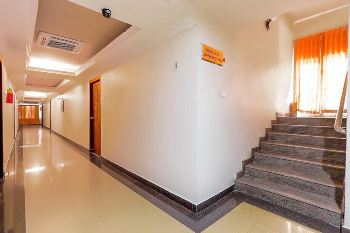Ballroom/Hall 10 of 11