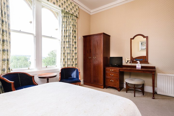 Room 5 of 64