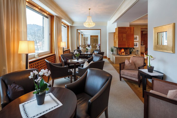 Entrance & Lobby