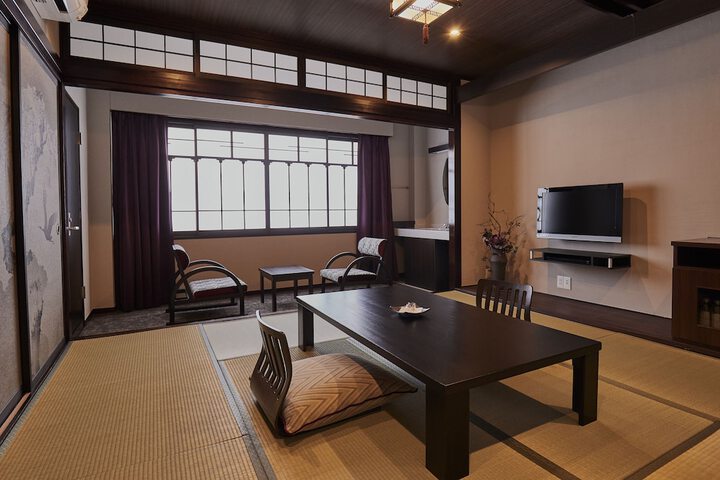Room 26 of 125