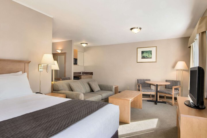 Room 8 of 26