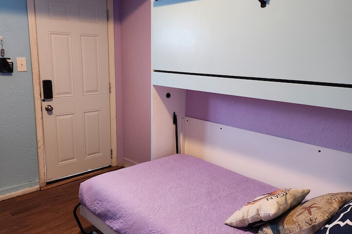 Room 19 of 222