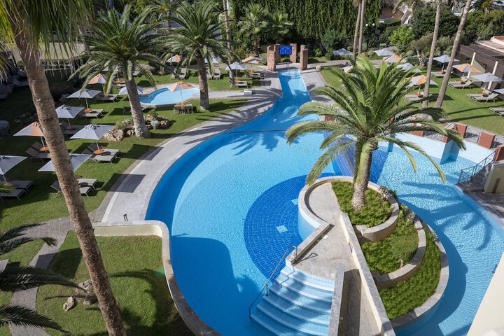 Pool 65 of 218