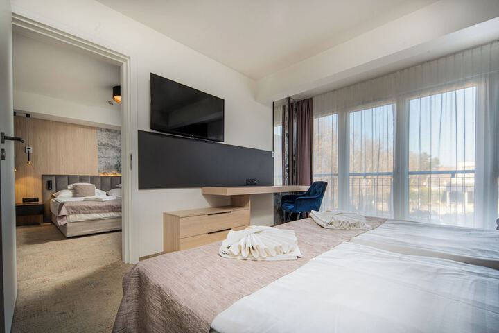 Room 10 of 62