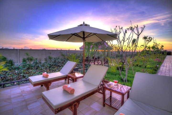Sundeck 26 of 29