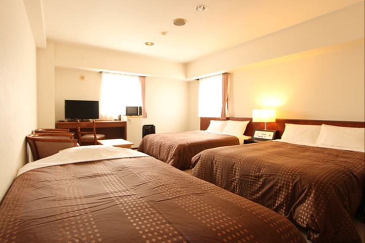 Room 10 of 38