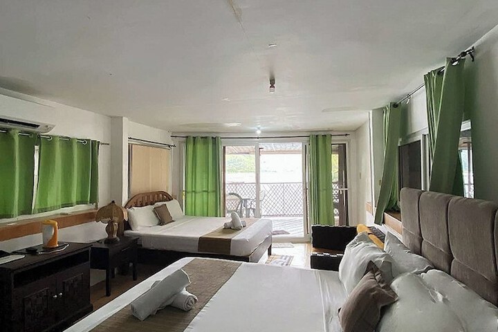 Room 30 of 65