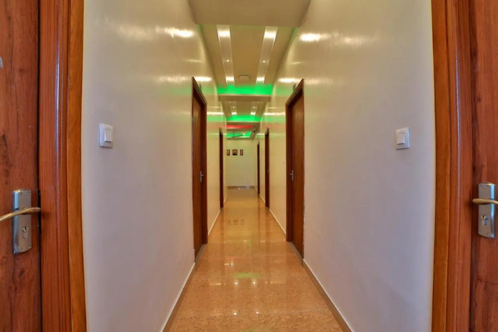 Room 9 of 34