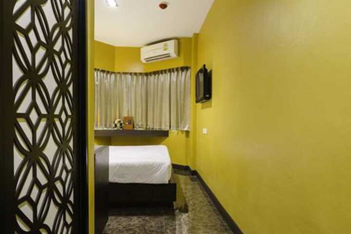 Room 10 of 47
