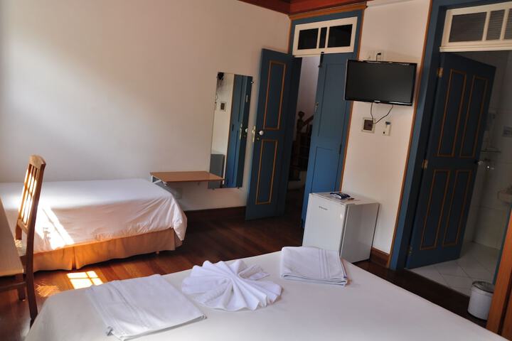 Room 10 of 106