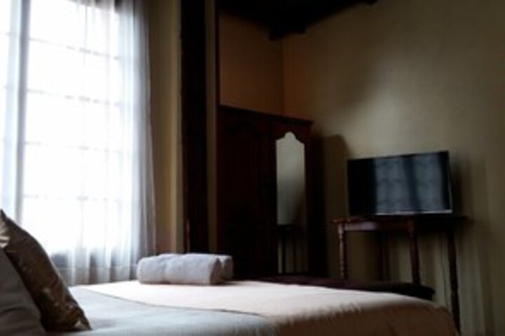 Room 13 of 23