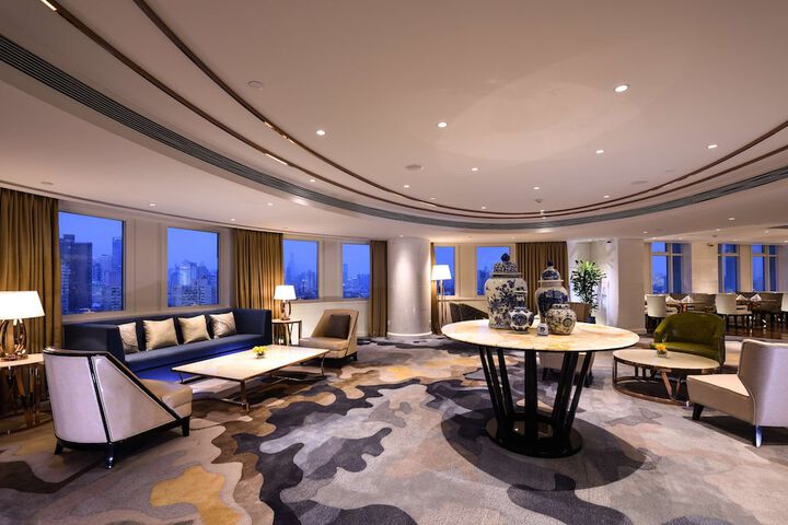 Entrance & Lobby