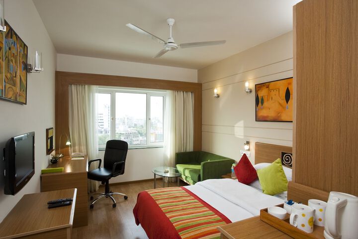 Room 13 of 71