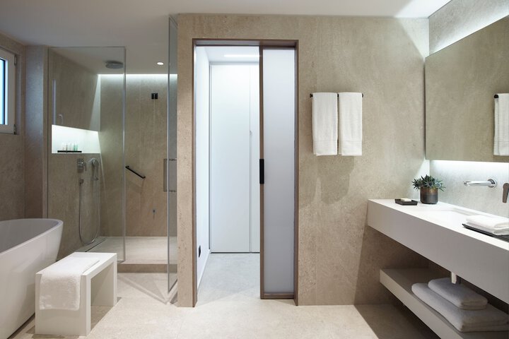 Room 75 of 245