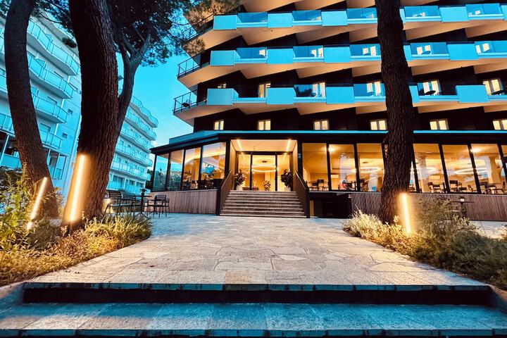Hotel 33 of 37