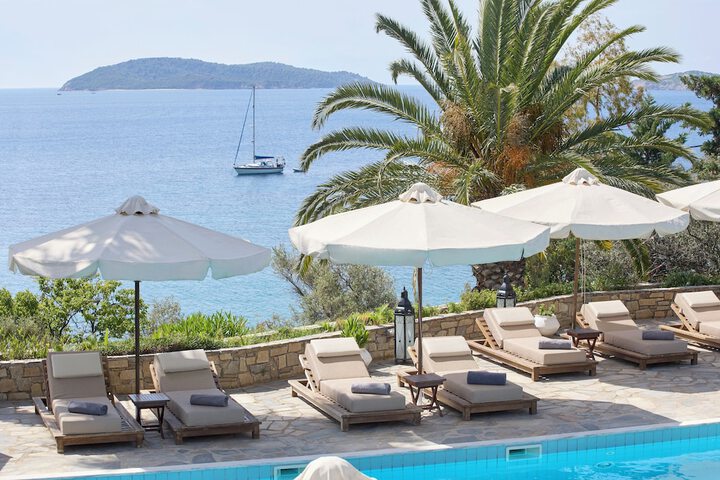 Hotel Pool