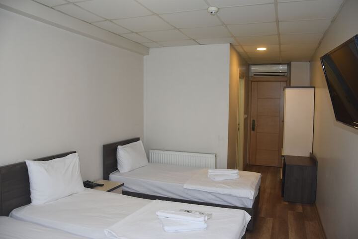 Room 4 of 14
