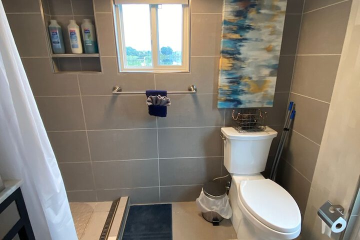 Room 124 of 172