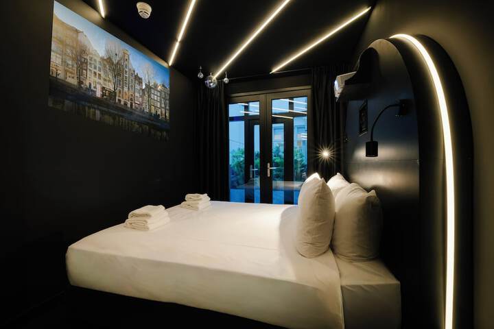 Room 5 of 46