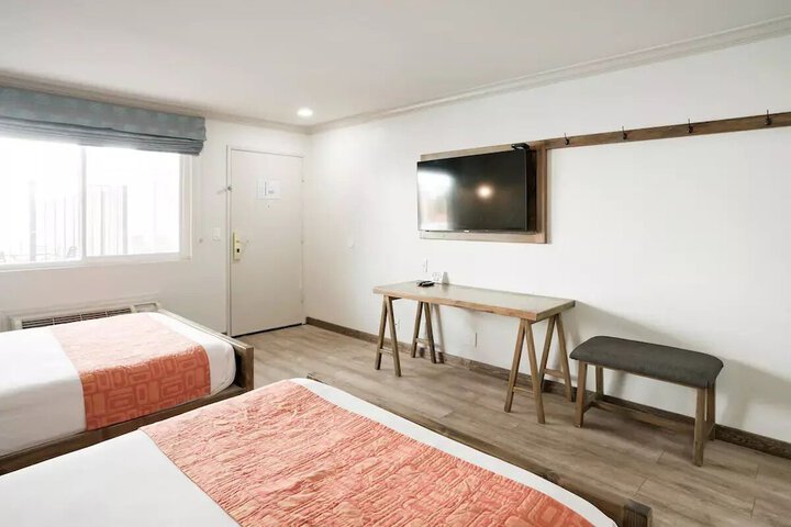 Standard Double Bed (2 of 10)