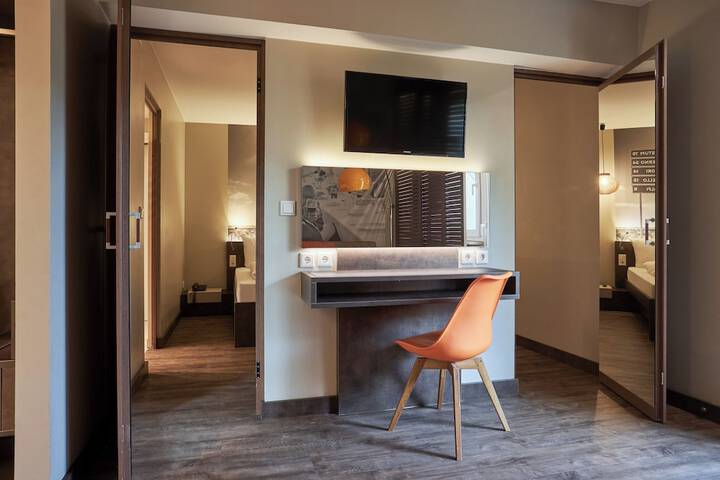 Room 44 of 75