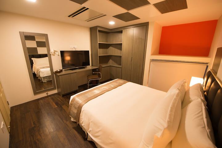 Room 40 of 129